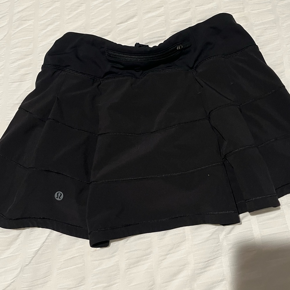 black lululemon rival mini skirt in black